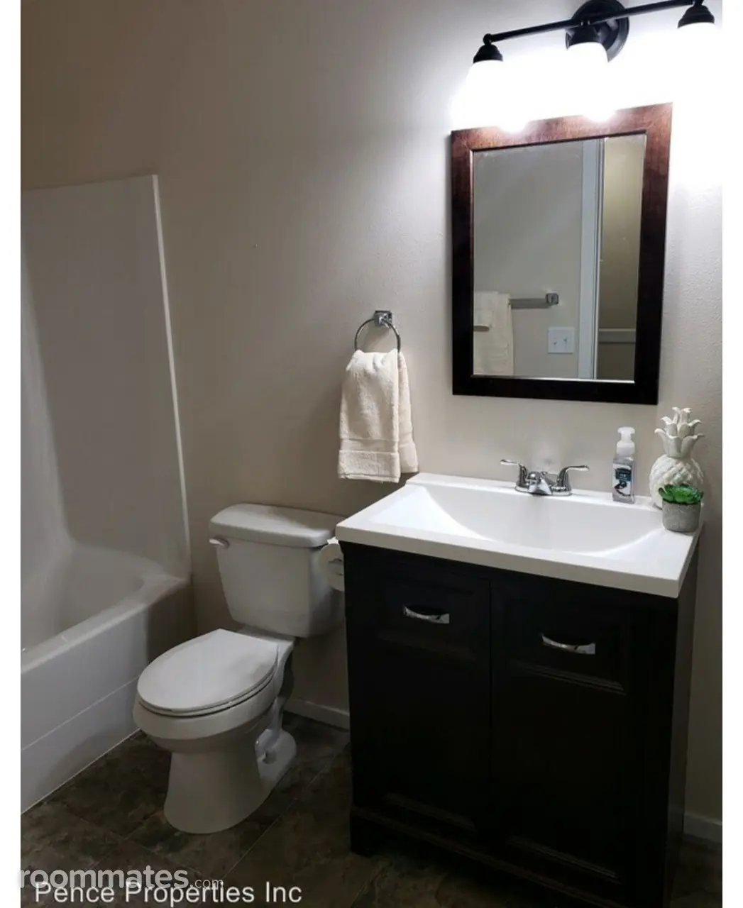 Profile photo 8 of 18