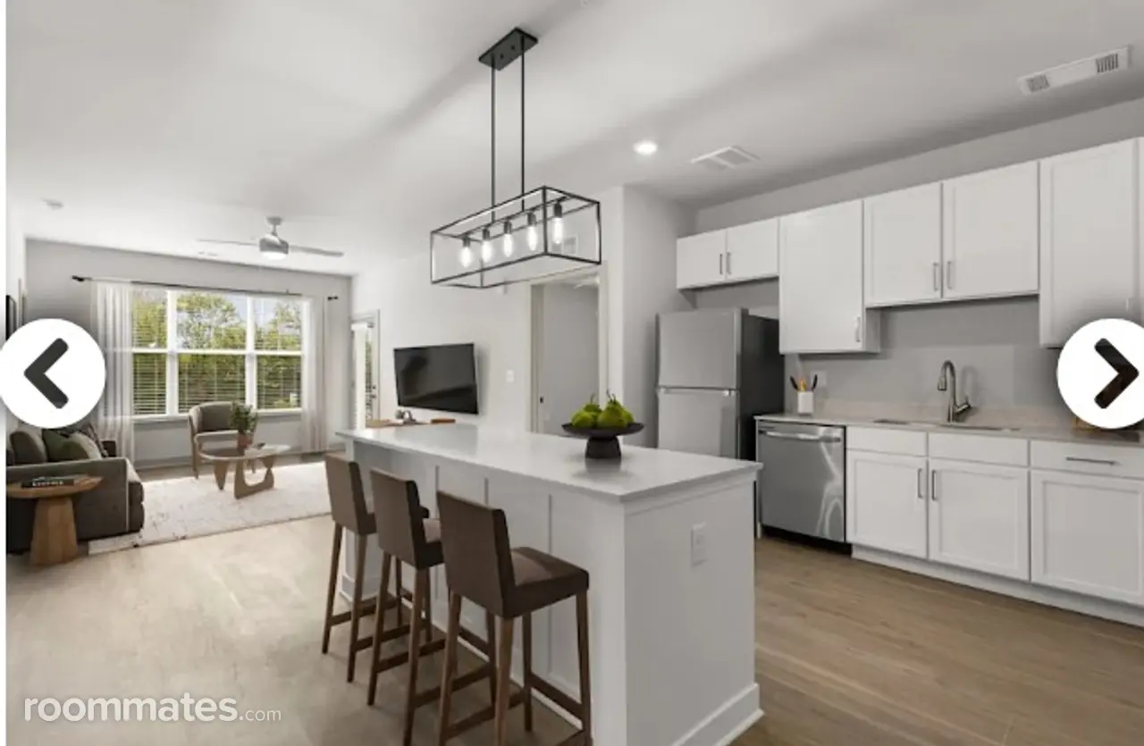 Profile photo 3 of 4