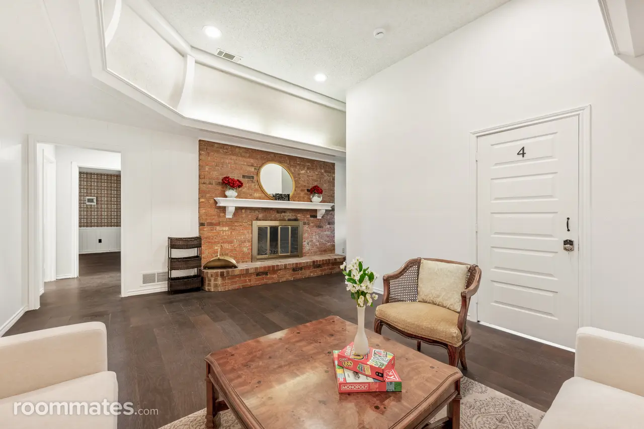 Profile photo 6 of 11