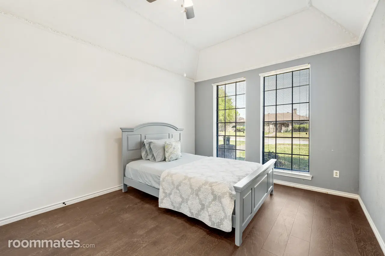 Profile photo 9 of 11