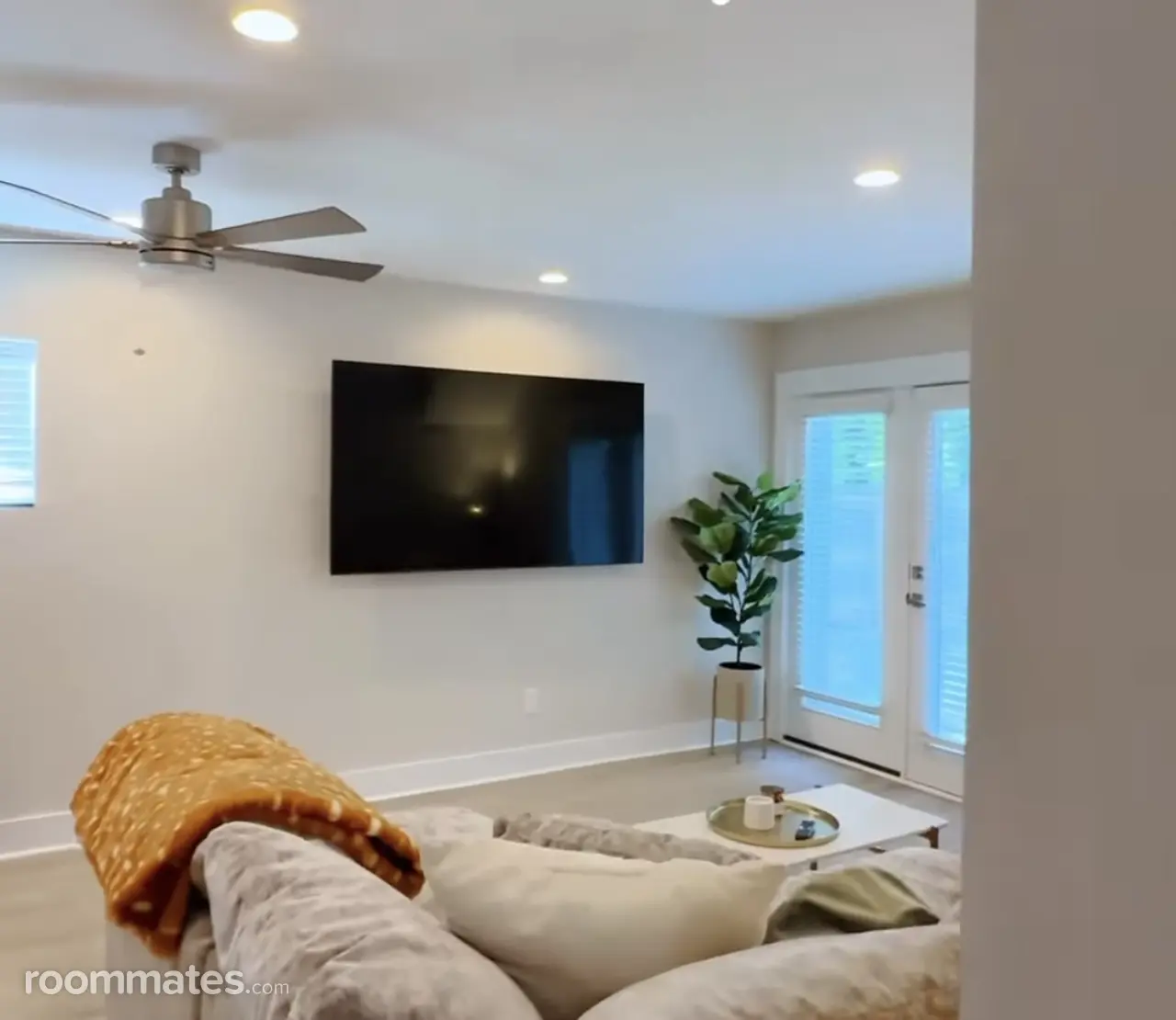 Profile photo 2 of 16