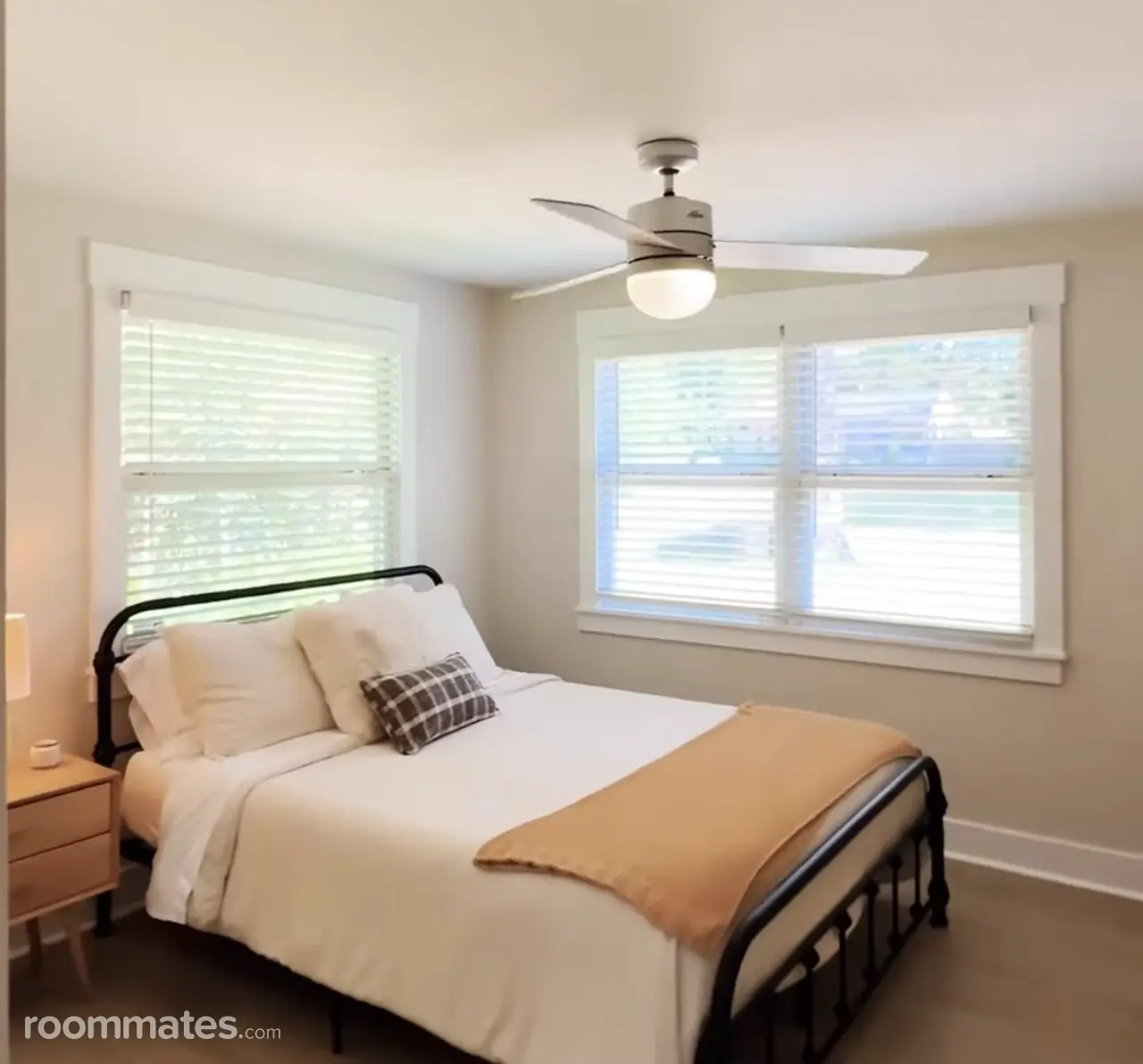 Profile photo 4 of 16