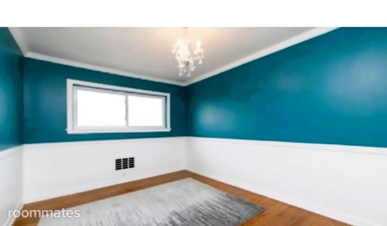 Profile photo 1 of 3