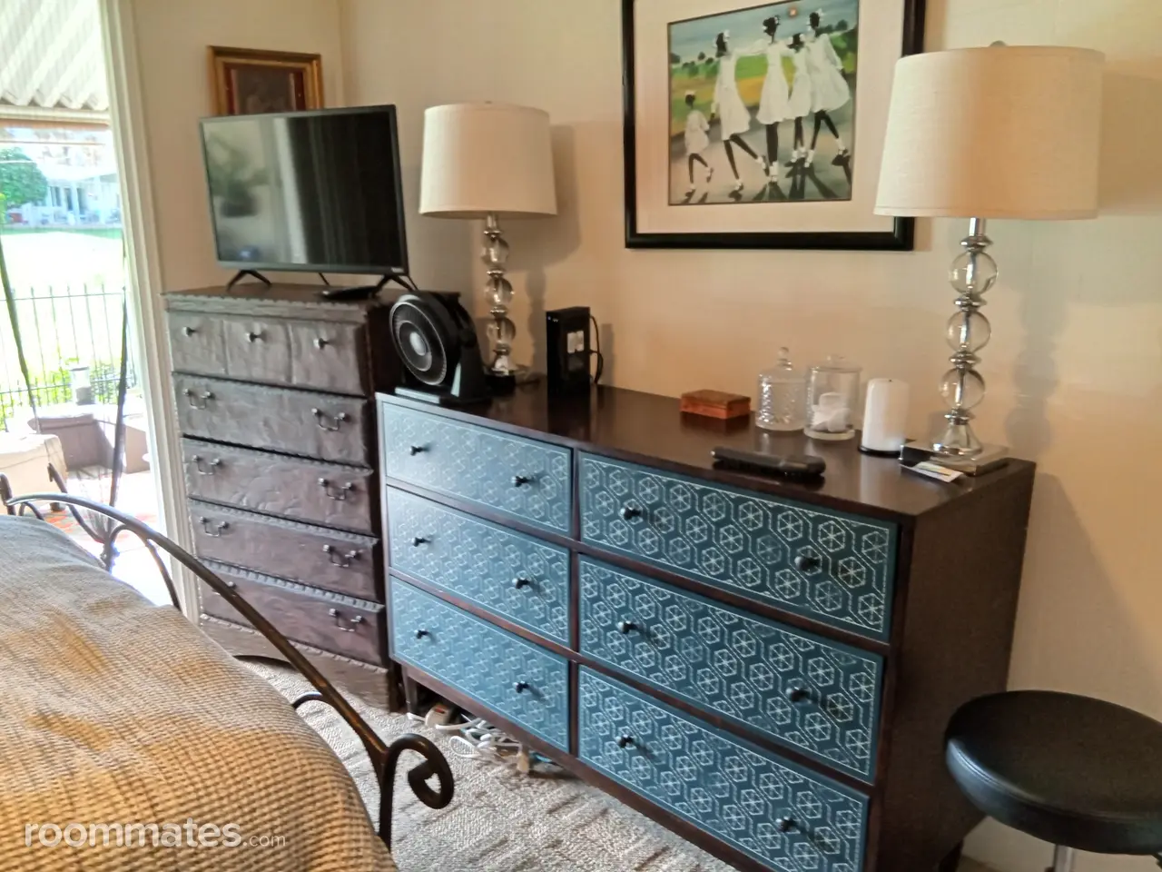 Profile photo 1 of 11