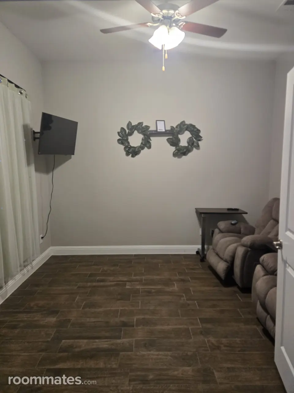 Profile photo 1 of 11