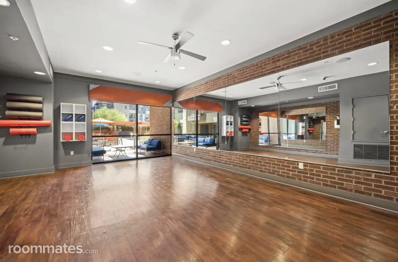 Profile photo 7 of 11