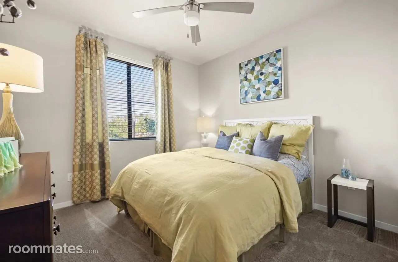 Profile photo 10 of 11