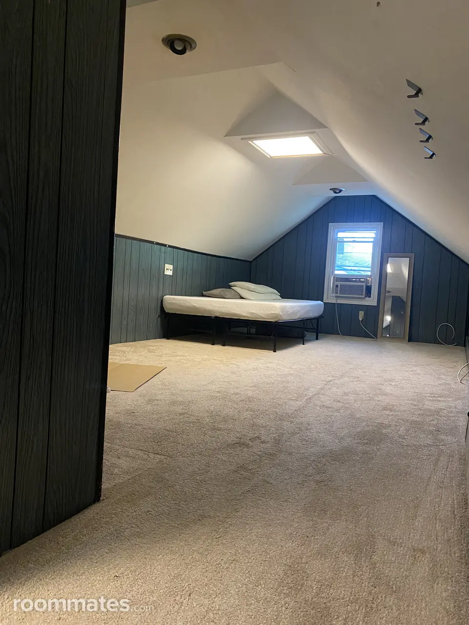 Profile photo 1 of 10