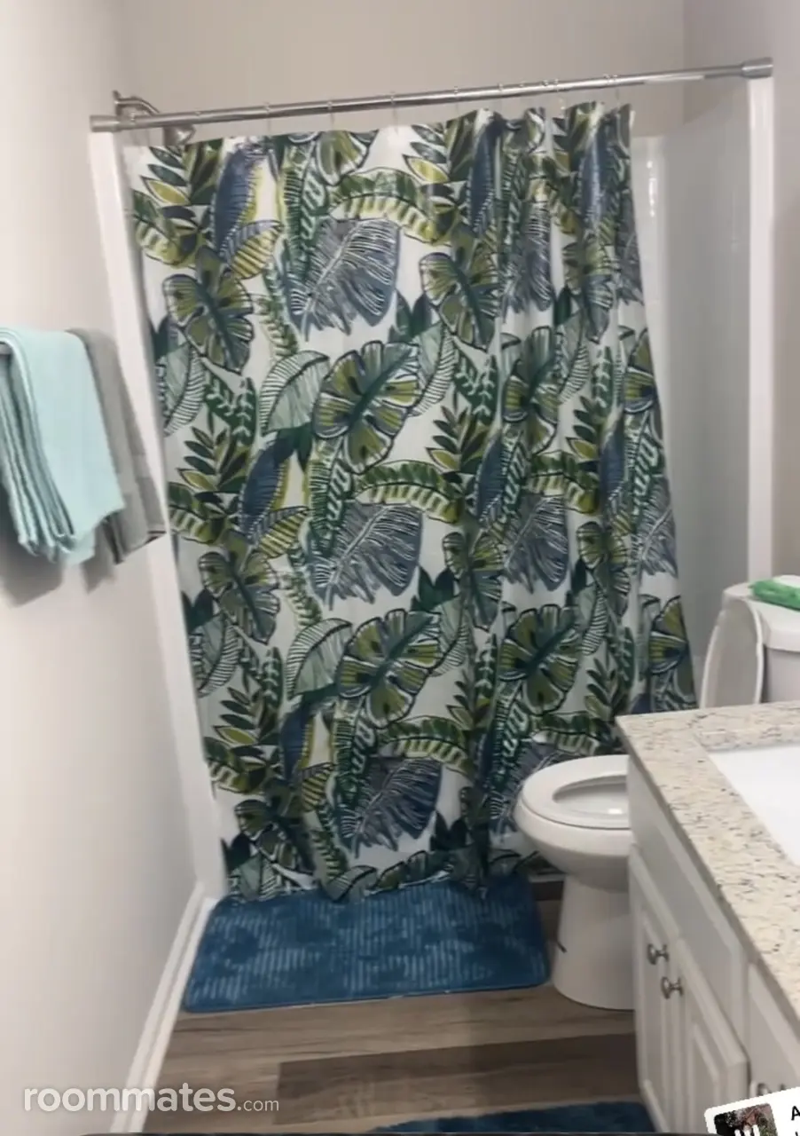 Profile photo 4 of 10