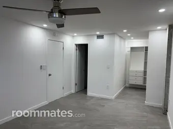 Room for rent in Biscayne Park, FL $1300, condo