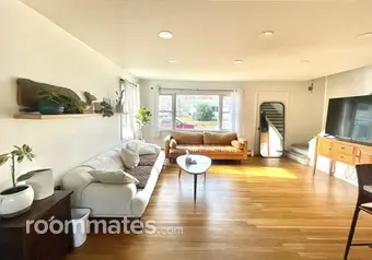 Room for rent in Topsham, ME $1000, house