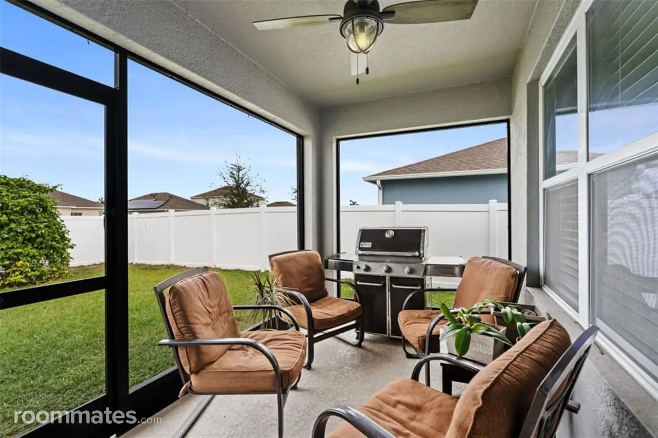 Profile photo 3 of 10