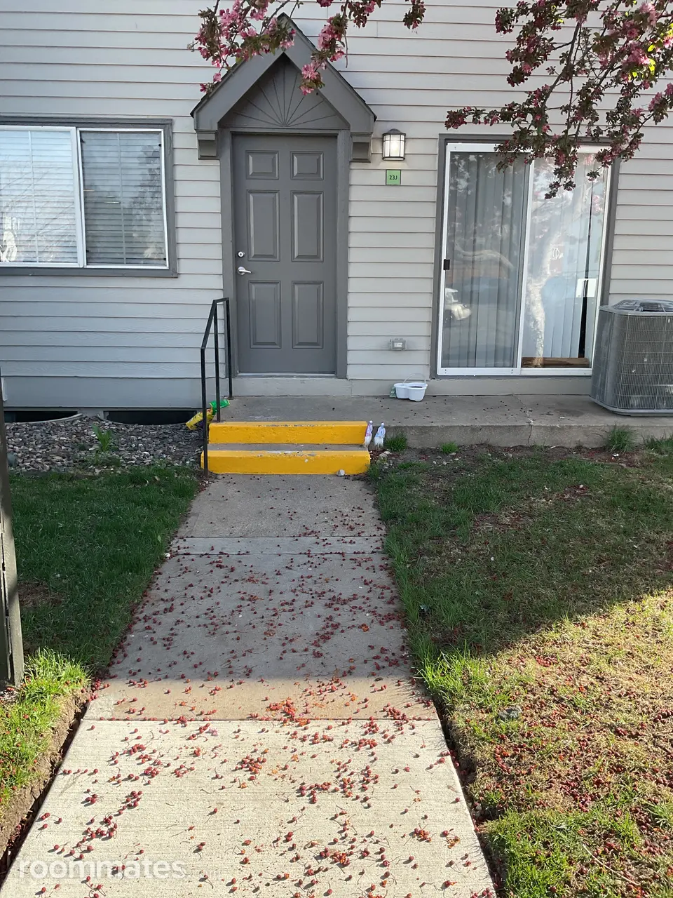 Profile photo 1 of 4