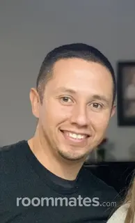 Roommate looking Riverside, CA, $700