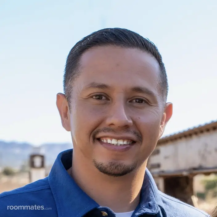 Roommate looking Riverside, CA, $1100