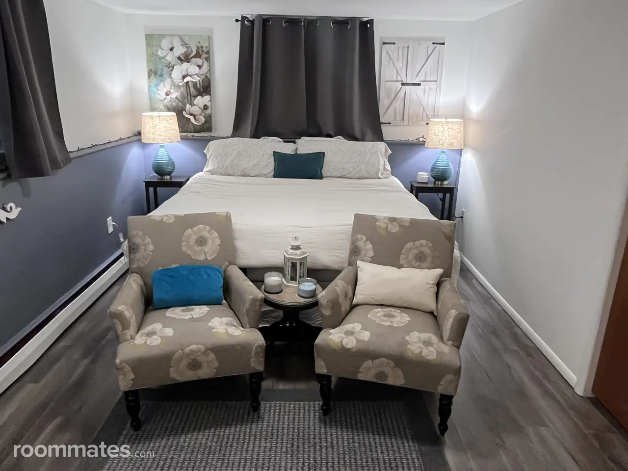 Profile photo 1 of 10