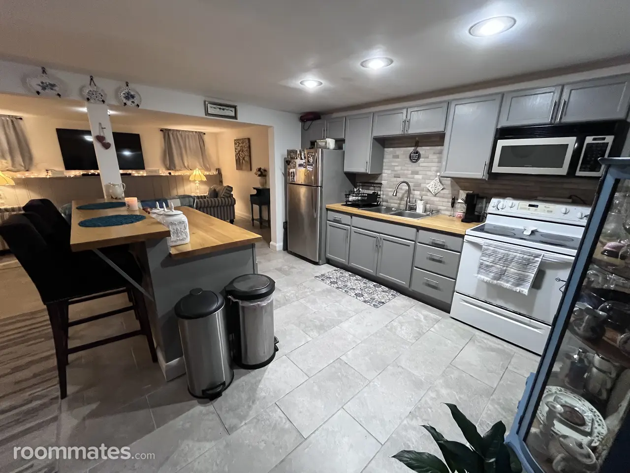 Profile photo 9 of 10