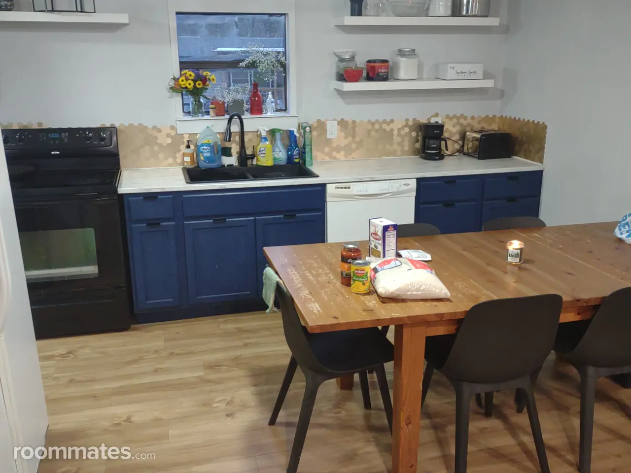 Profile photo 1 of 18