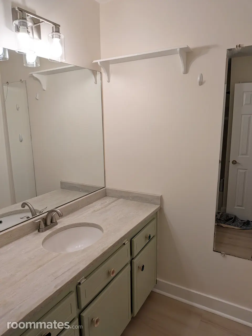 Profile photo 3 of 11