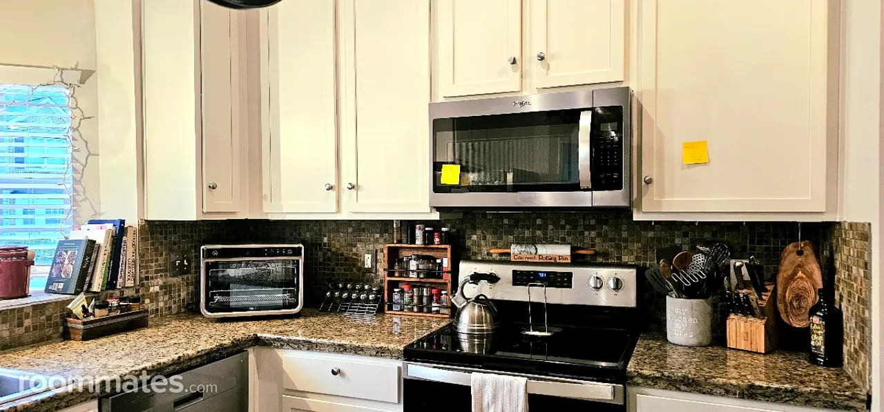 Profile photo 3 of 11