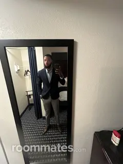 Roommate looking Hyannis, MA, $1000