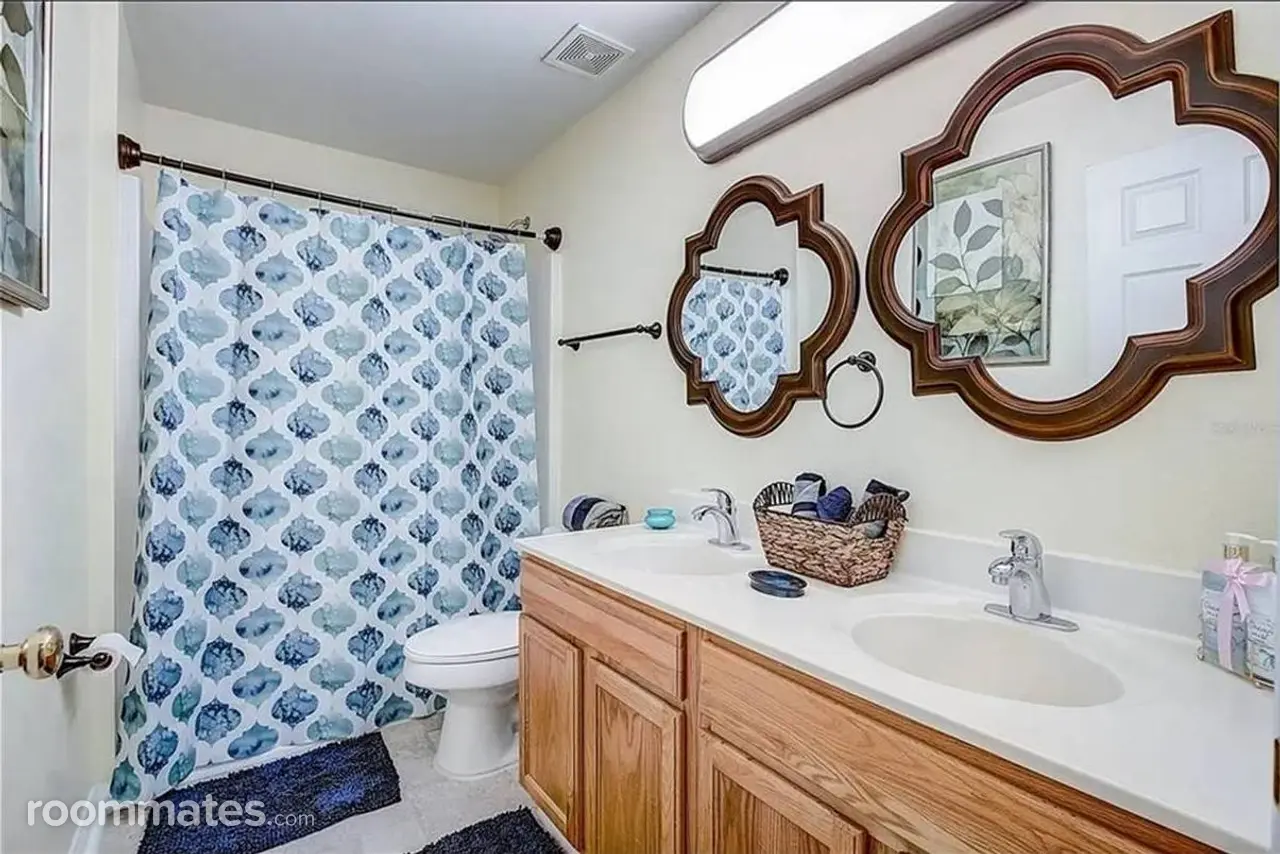 Profile photo 3 of 11