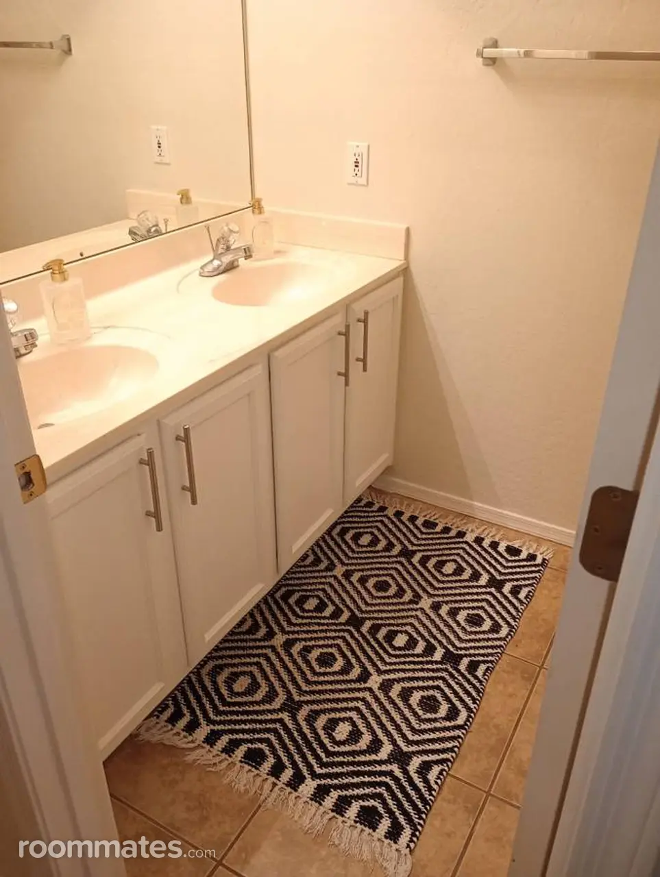 Profile photo 3 of 9