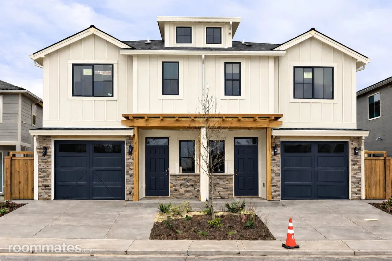 Profile photo 1 of 7