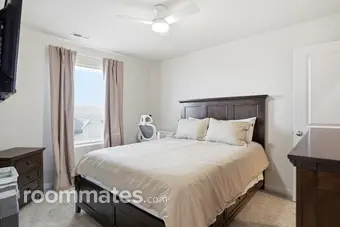 Room for rent in Colorado Springs, CO $860, house