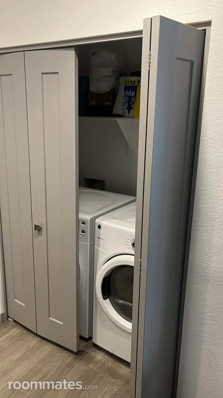 Profile photo 7 of 9