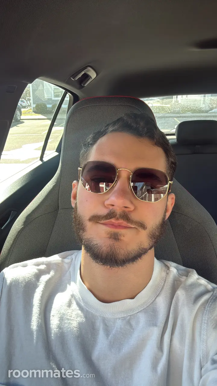 Profile photo 5 of 5