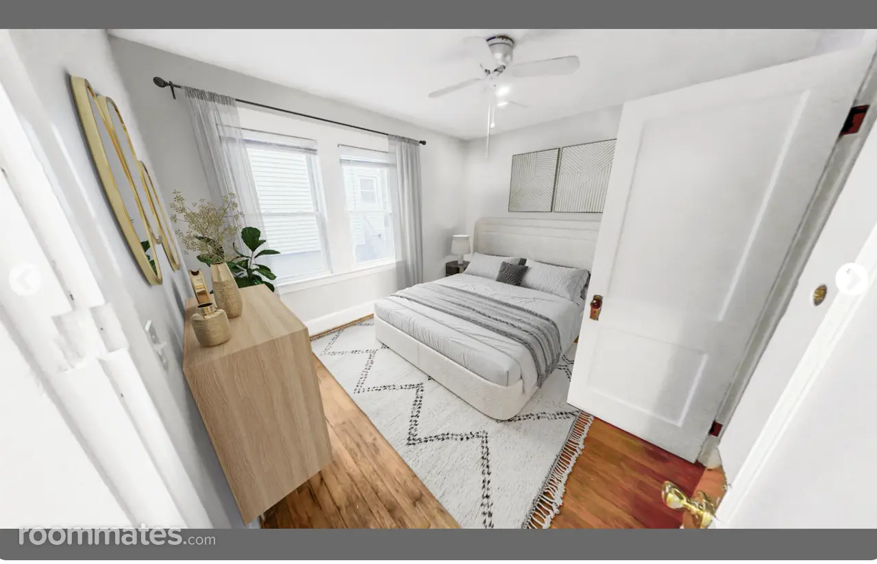 Profile photo 10 of 11