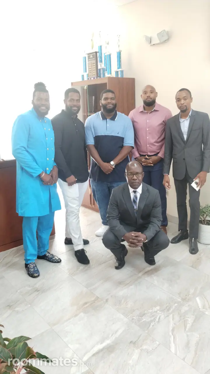 Profile photo 6 of 6