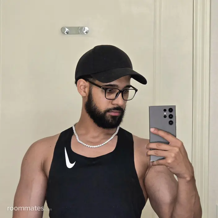 Roommate looking Miami Beach, FL, $1900