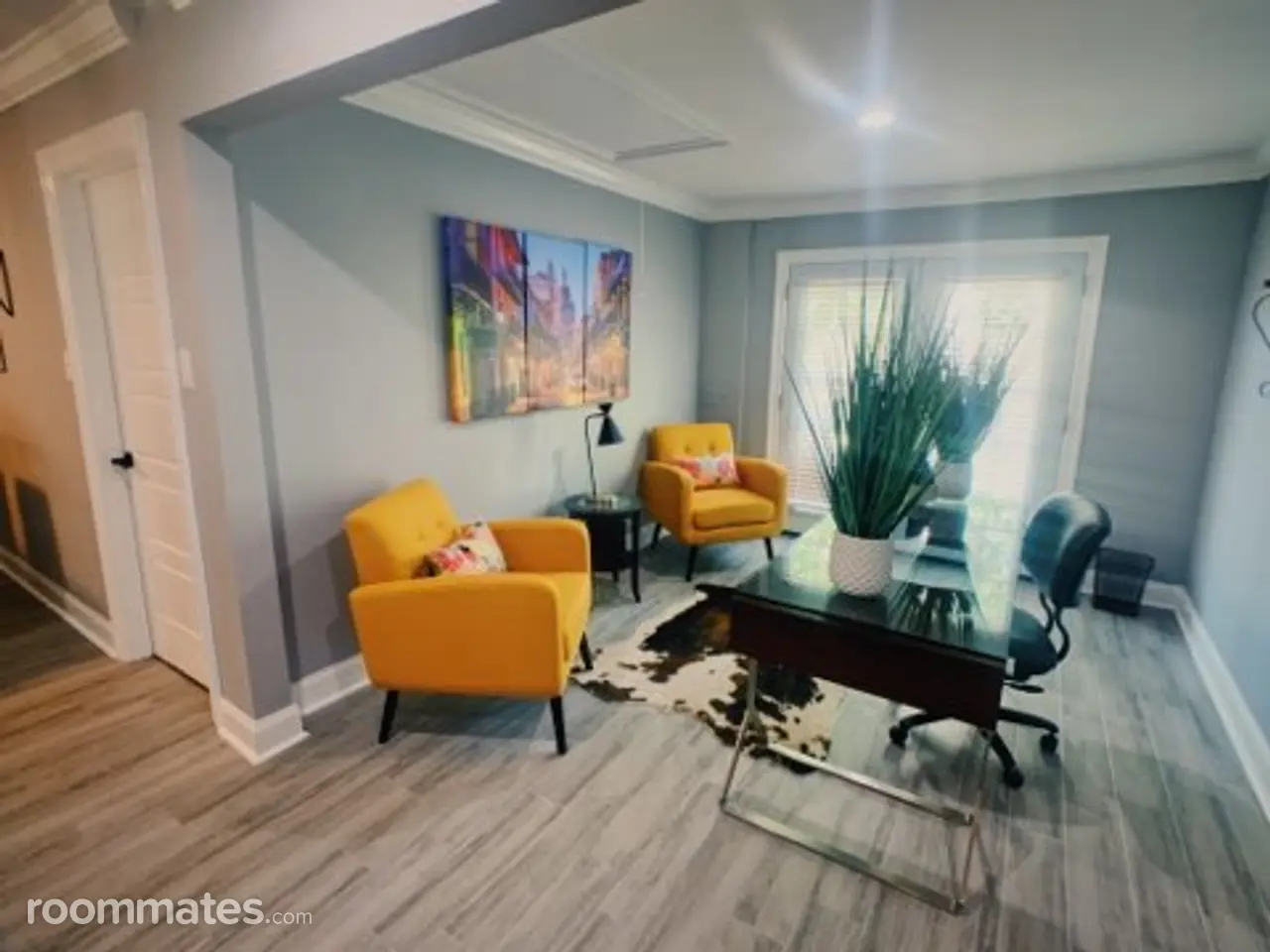 Profile photo 7 of 11