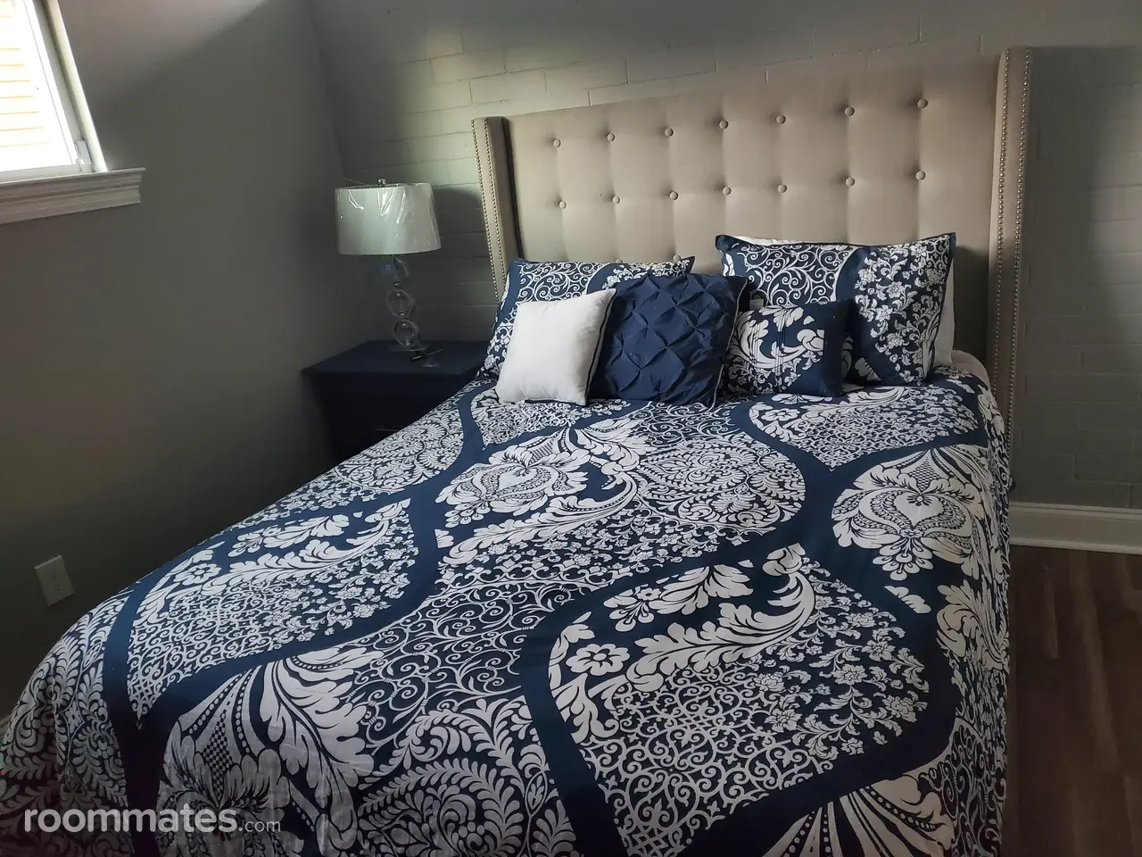 Profile photo 6 of 11