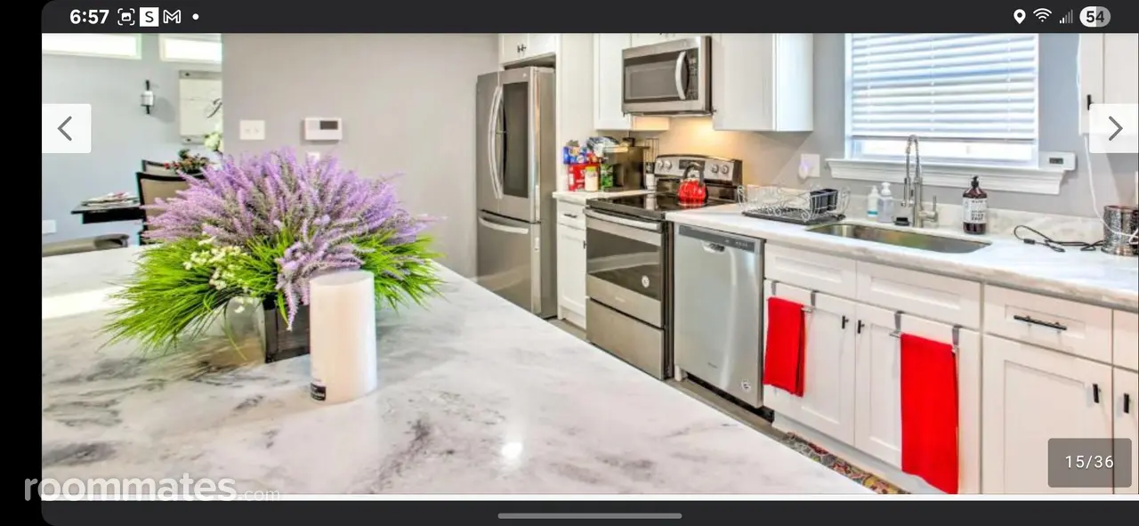 Profile photo 4 of 11