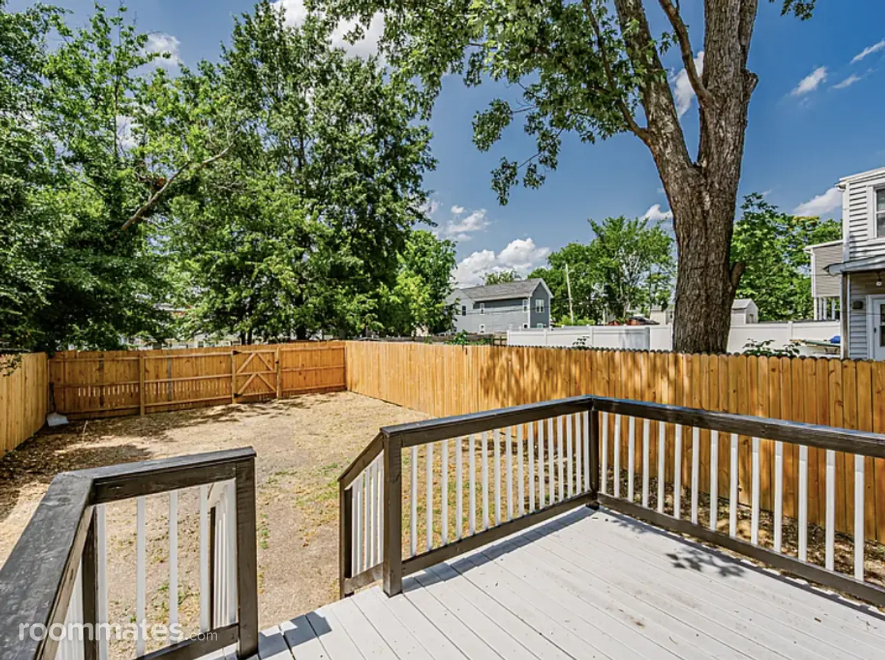 Profile photo 7 of 17