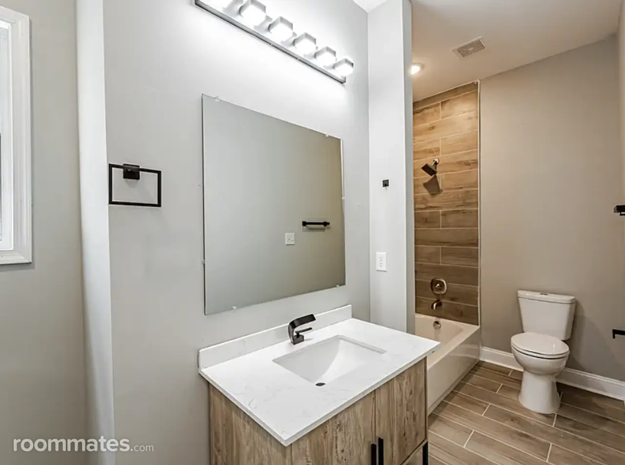 Profile photo 5 of 17