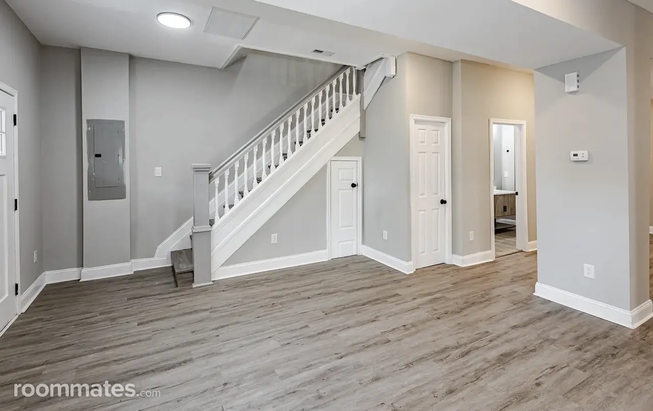 Profile photo 10 of 17