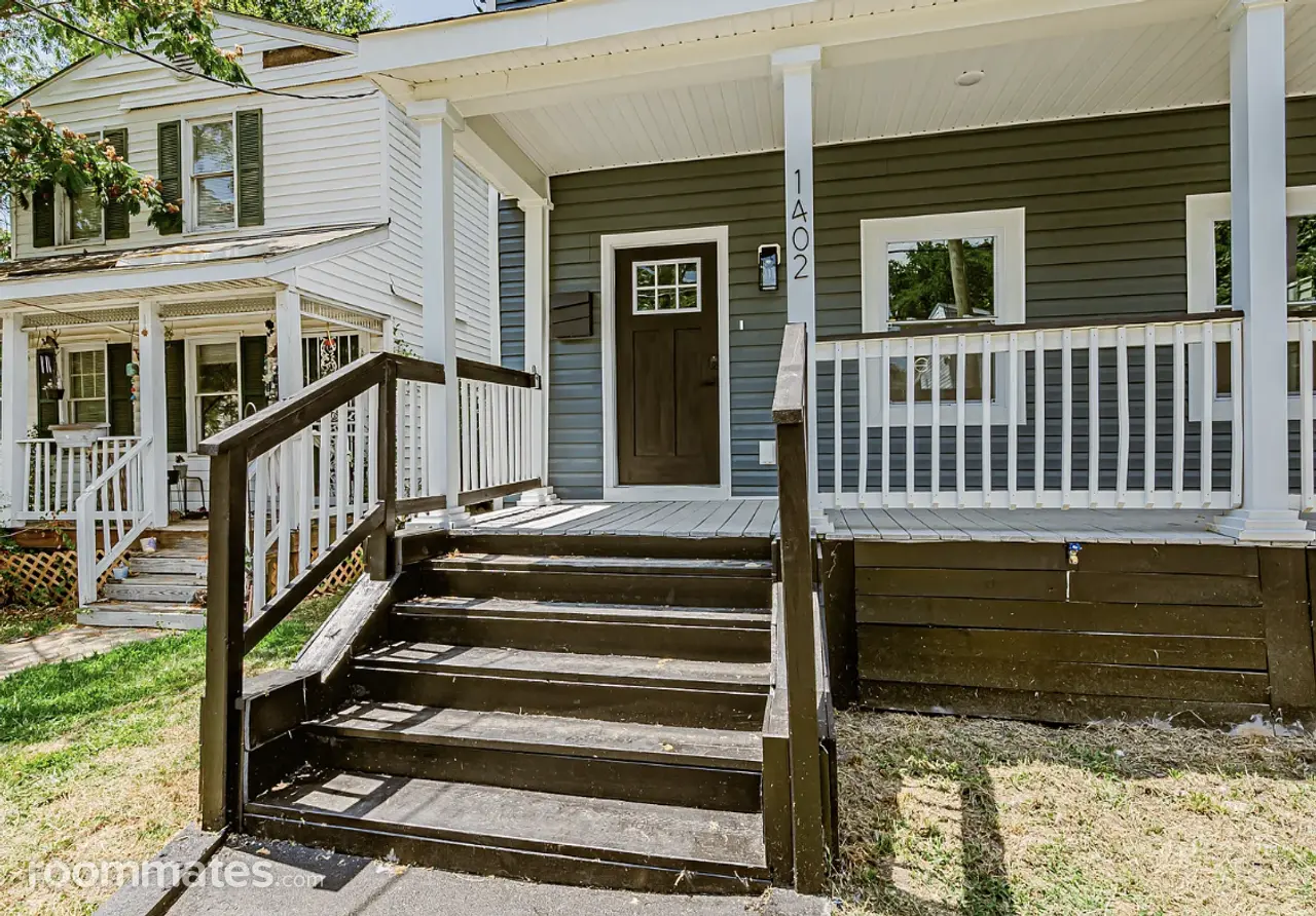 Profile photo 2 of 17