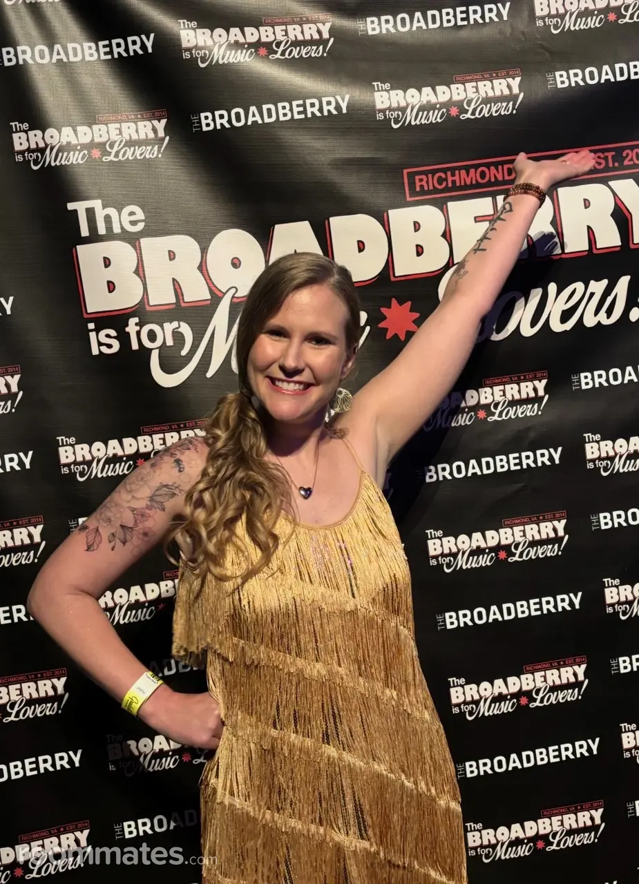 Profile photo 16 of 17