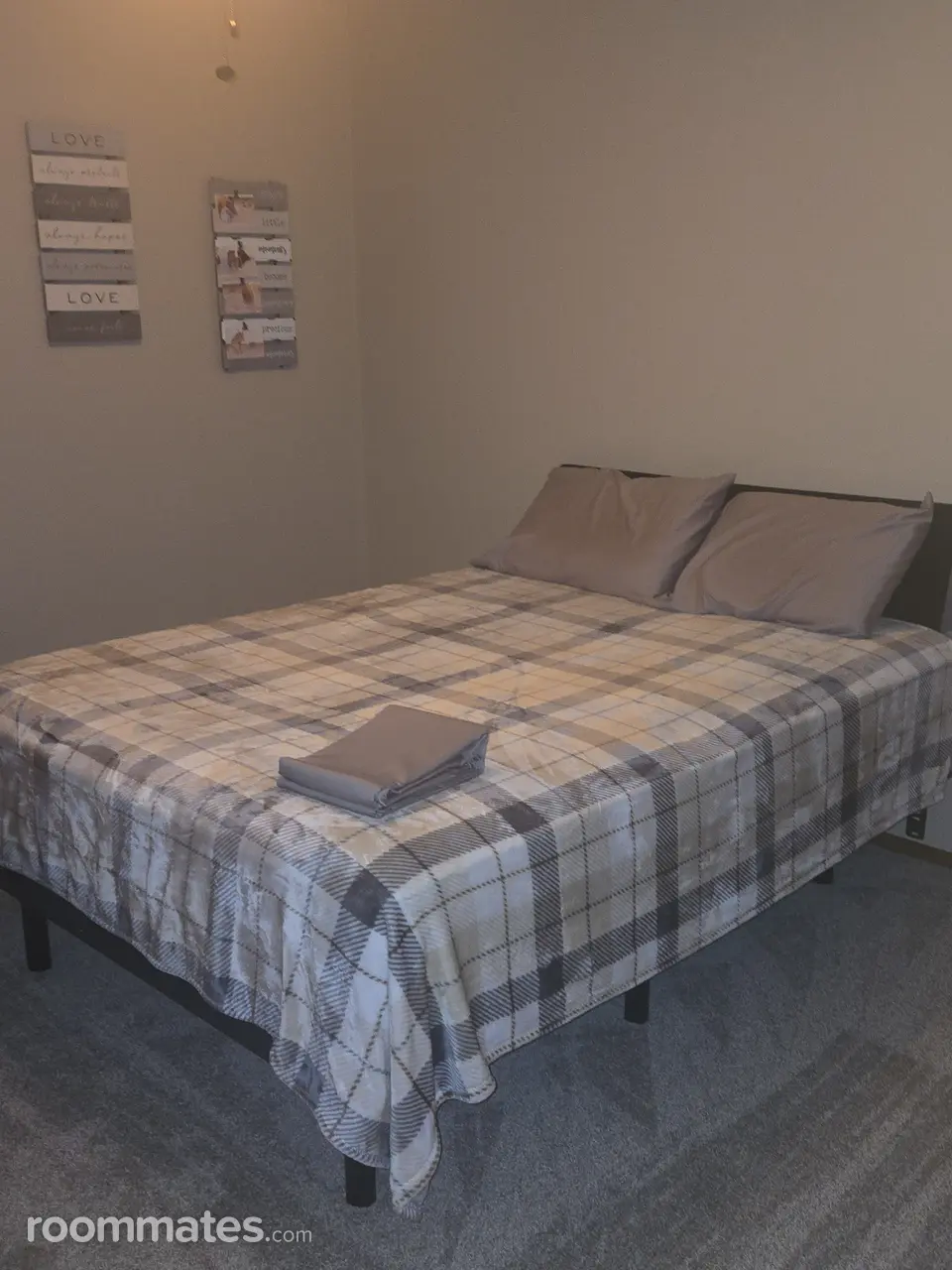 Profile photo 1 of 6