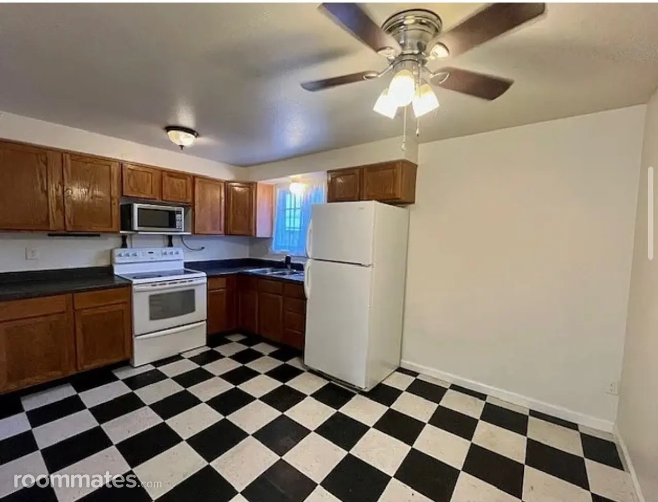 Profile photo 9 of 11