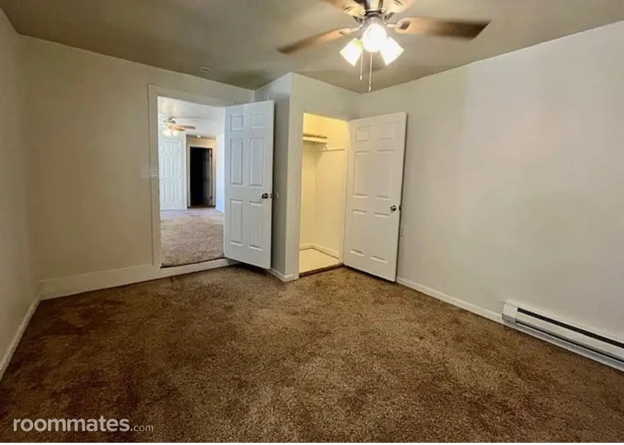 Profile photo 10 of 11