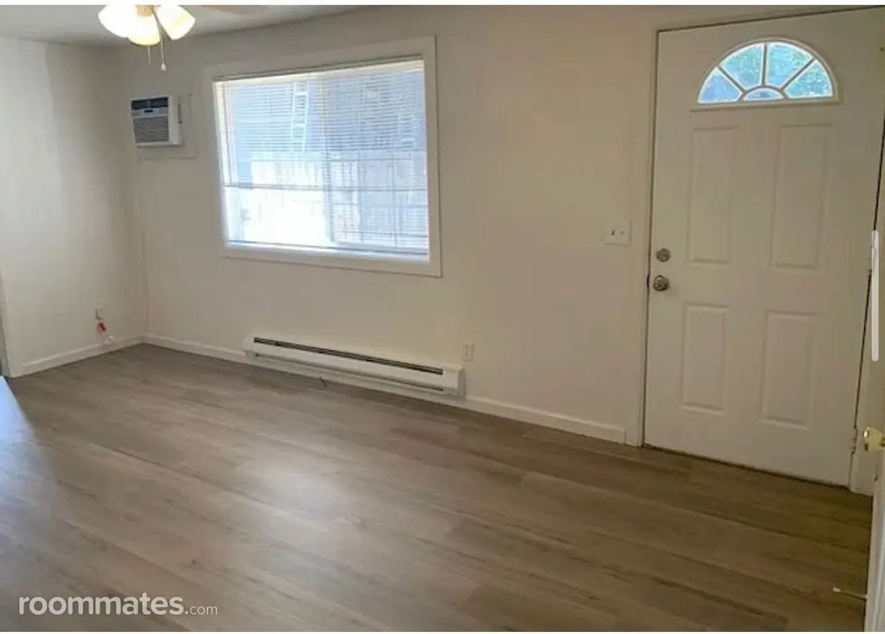 Profile photo 7 of 11