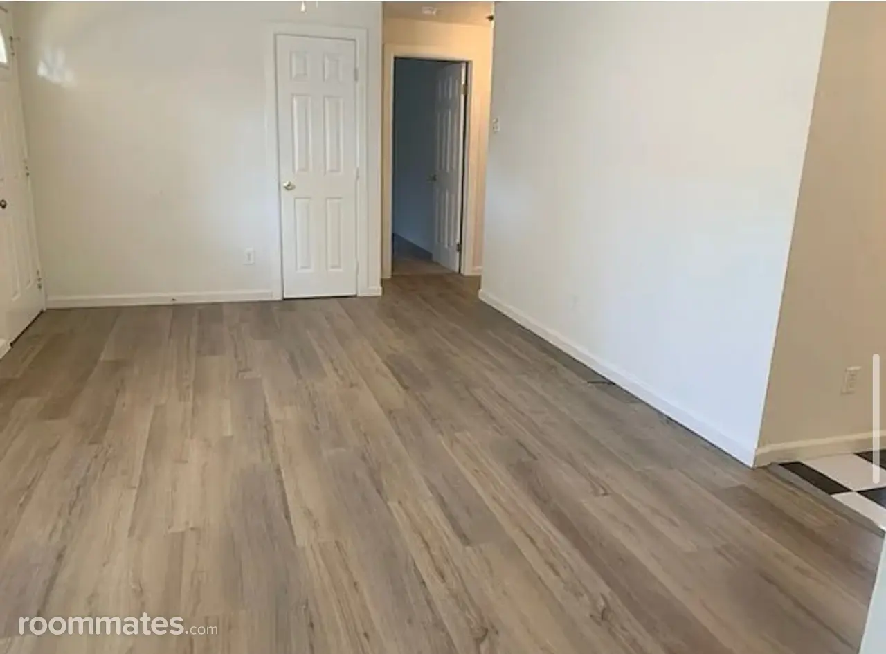 Profile photo 1 of 11