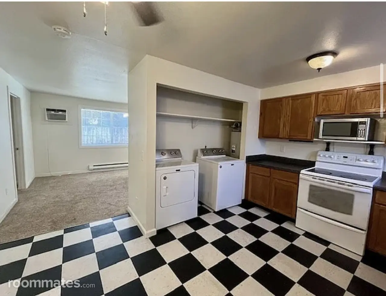 Profile photo 7 of 11