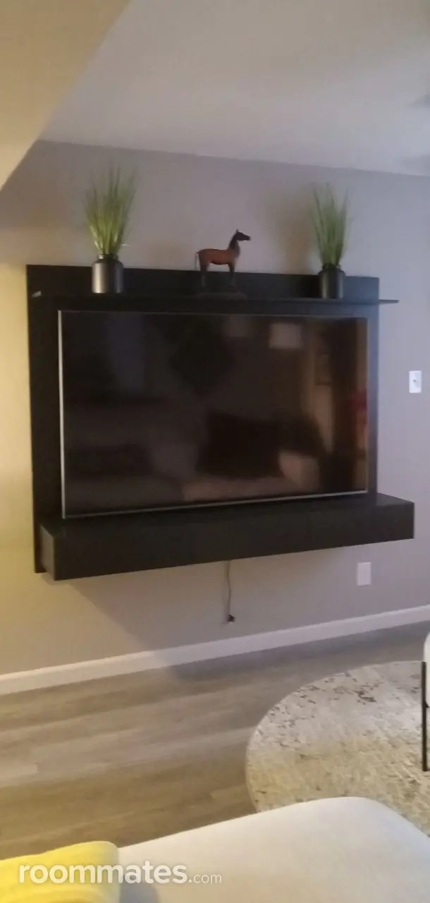 Profile photo 4 of 11