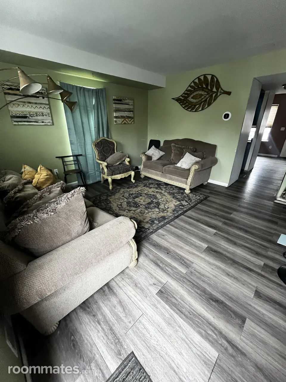 Profile photo 3 of 4